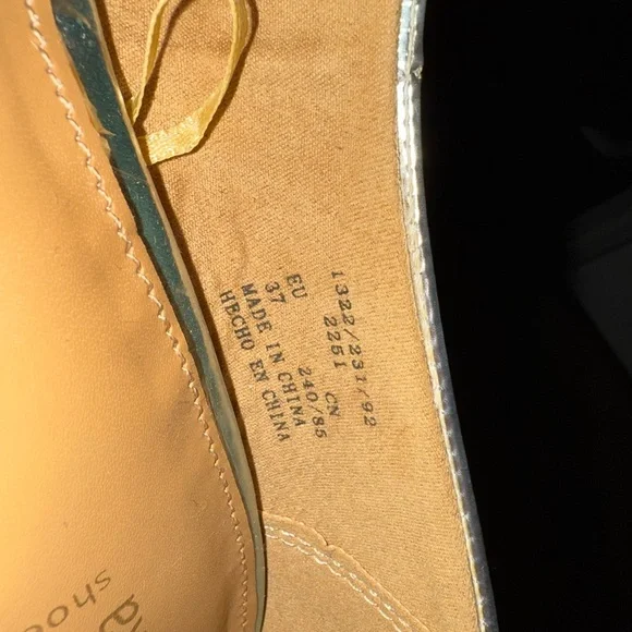 Metallic Silver Pointed Heels. - Picture 5 of 5